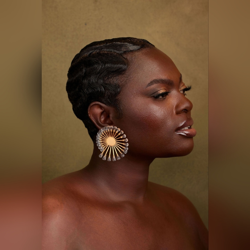 KHOI Jira Earrings Small, Clear and Gold